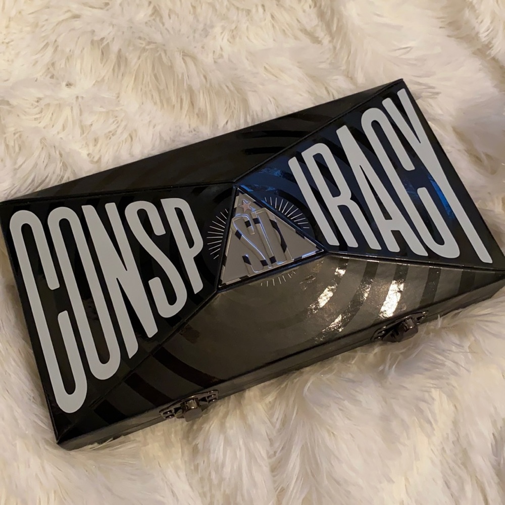 Conspiracy Palette